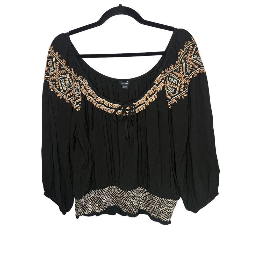 American Eagle 3/4 Sleeve Embroidered Top - Women’s XL